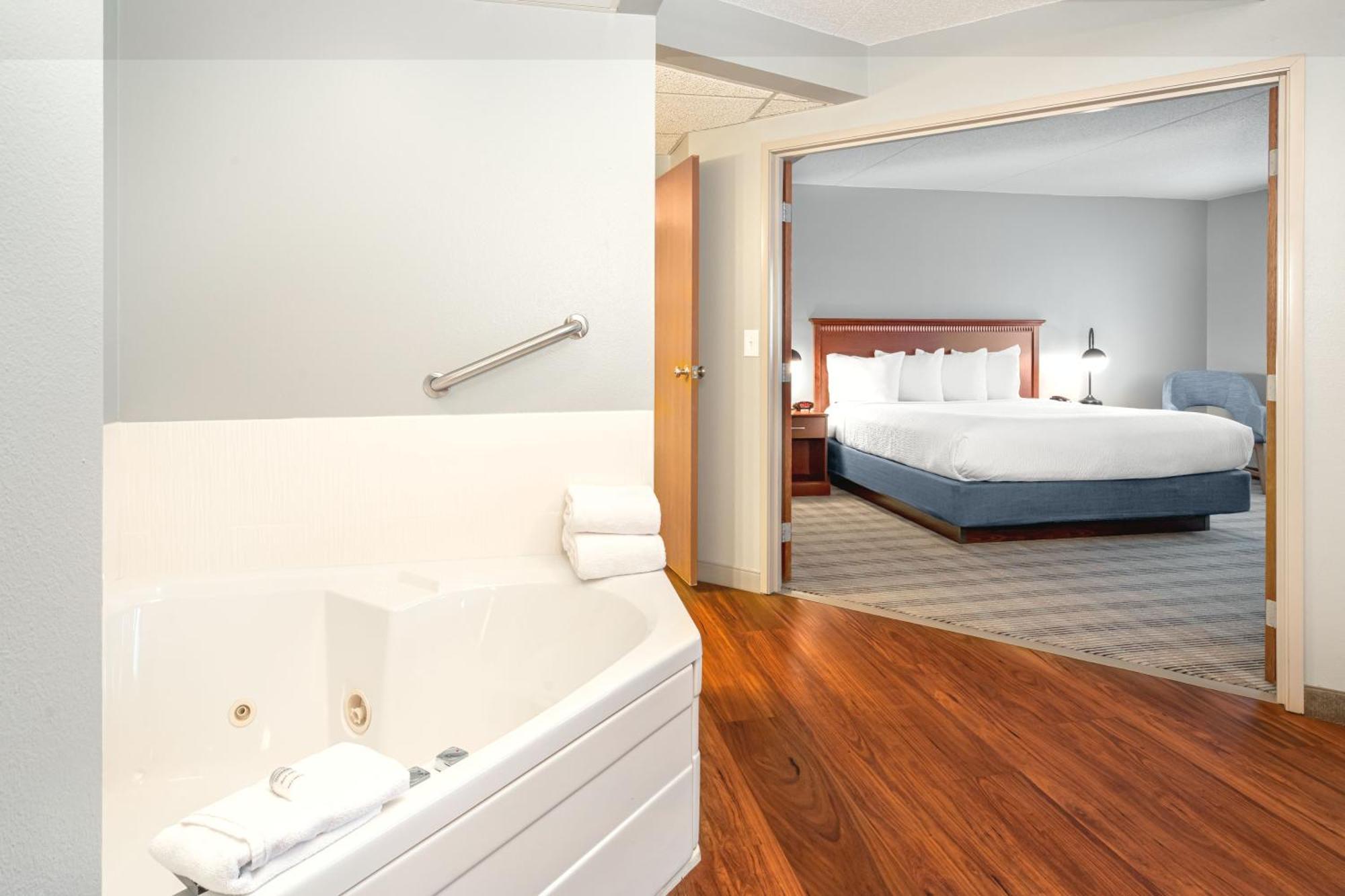 Americinn By Wyndham Valley City Conference Center Extérieur photo